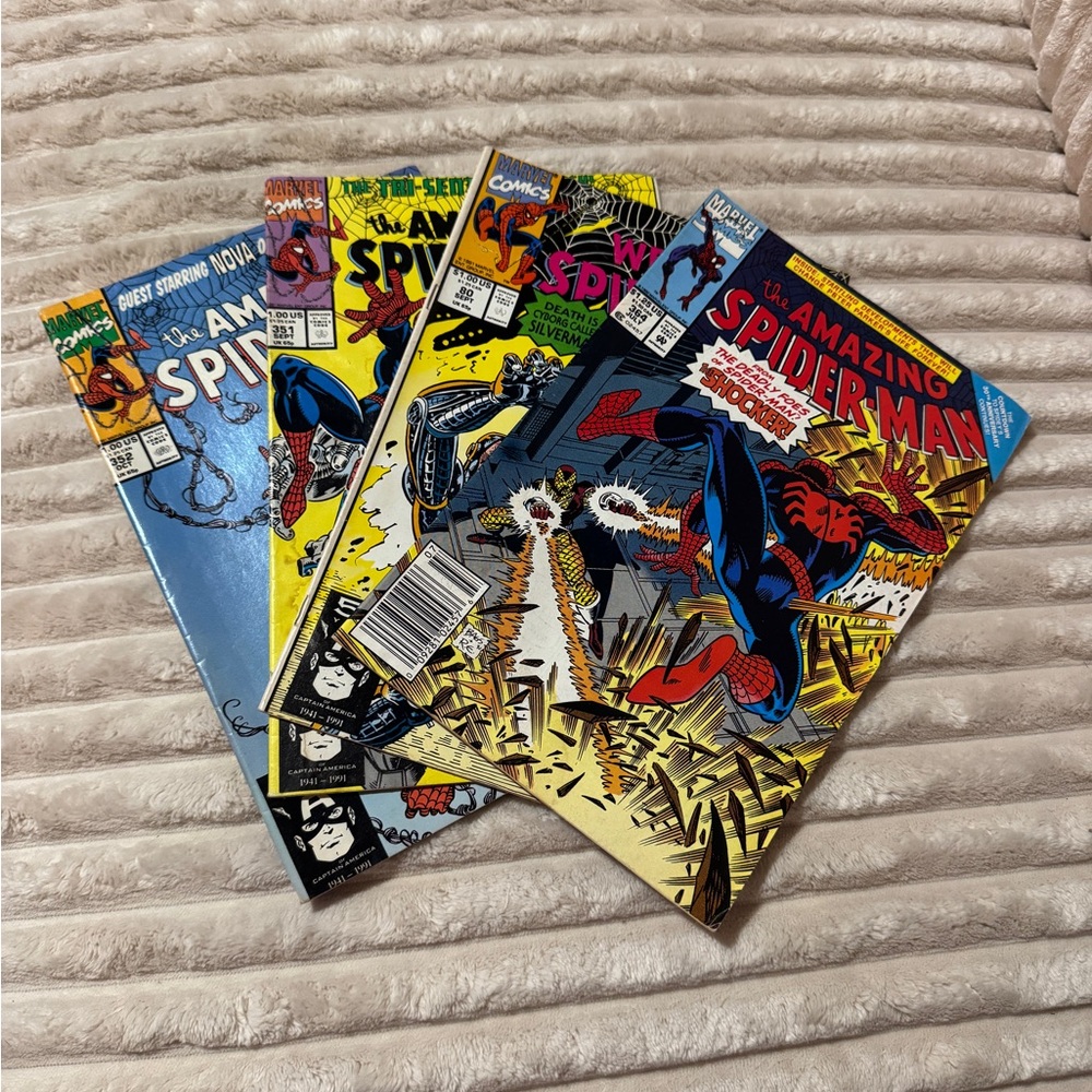 Marvel Comics: The Amazing Spider-Man Vintage Comic Lot - Red & Blue Covers